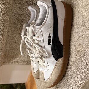 Puma White and Black Sneakers with Tan Soles